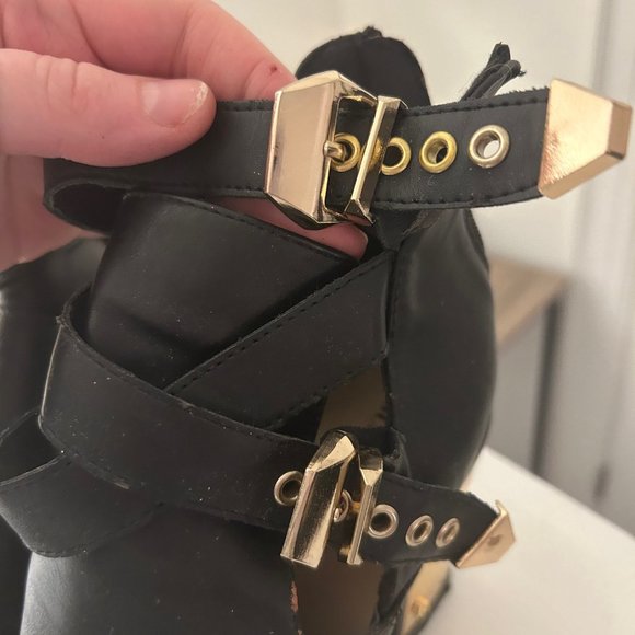 Women's Black heel ankle boots - Picture 6 of 7